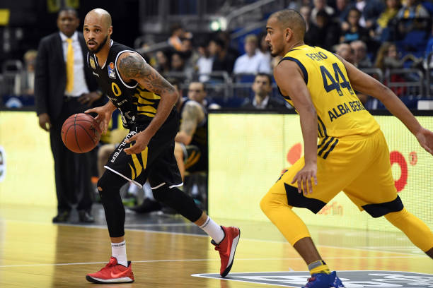 隔六年再夺 隔六年再夺